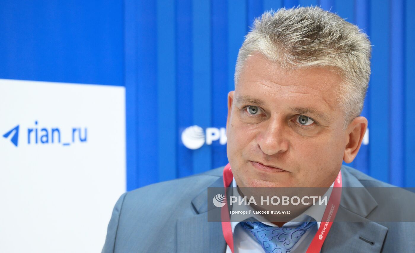 ВЭФ-2025. Стенды РИА Новости и радио Sputnik