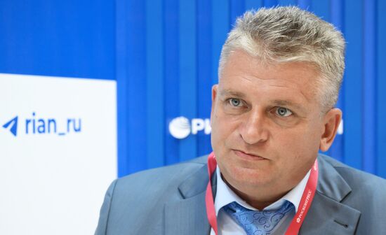 ВЭФ-2025. Стенды РИА Новости и радио Sputnik