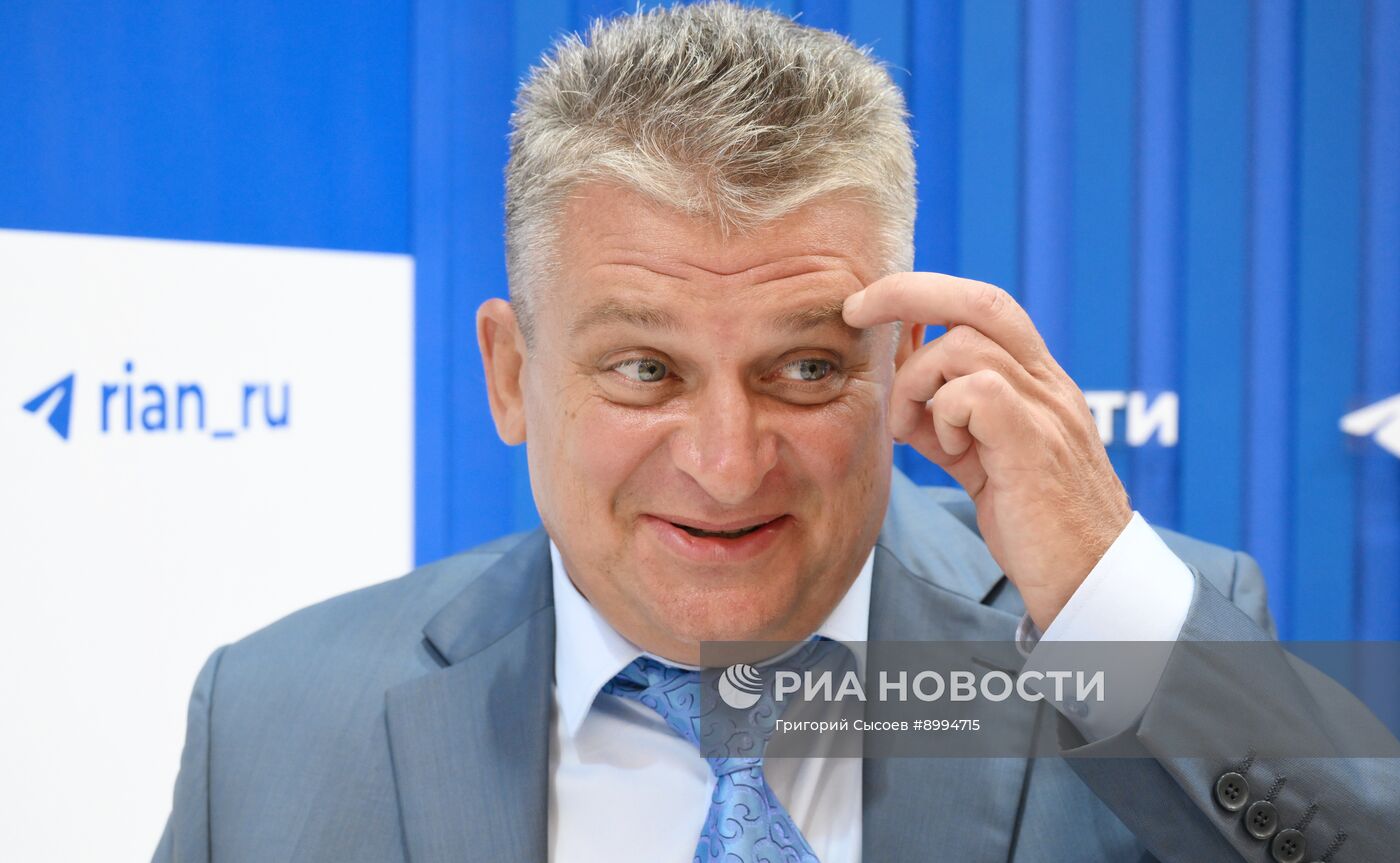 ВЭФ-2025. Стенды РИА Новости и радио Sputnik