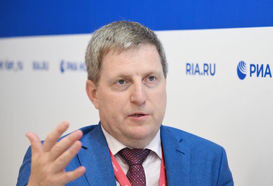 ВЭФ-2025. Стенды РИА Новости и радио Sputnik