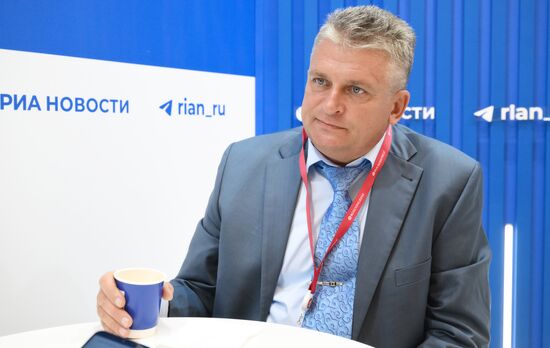 ВЭФ-2025. Стенды РИА Новости и радио Sputnik