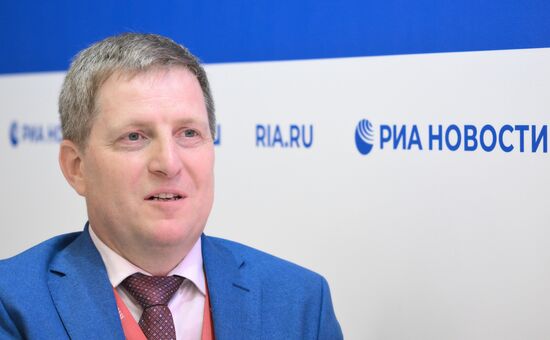 ВЭФ-2025. Стенды РИА Новости и радио Sputnik