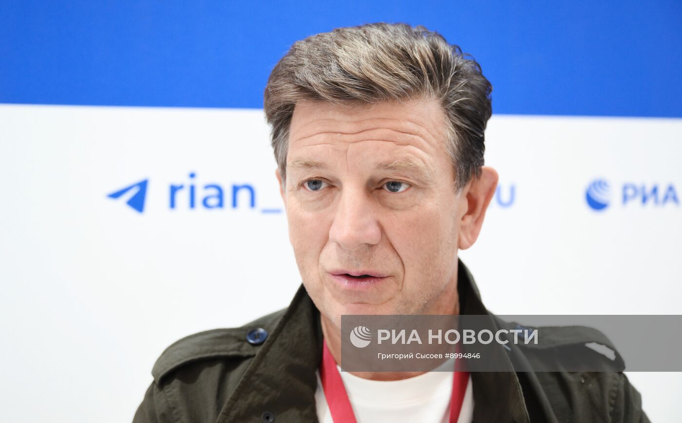 ВЭФ-2025. Стенды РИА Новости и радио Sputnik