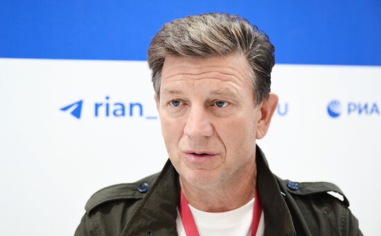 ВЭФ-2025. Стенды РИА Новости и радио Sputnik