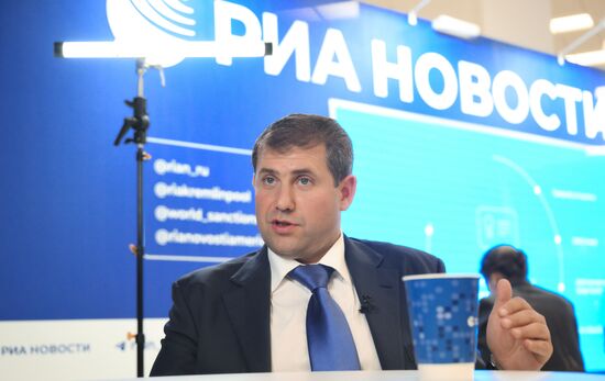 ВЭФ-2025. Стенды РИА Новости и радио Sputnik