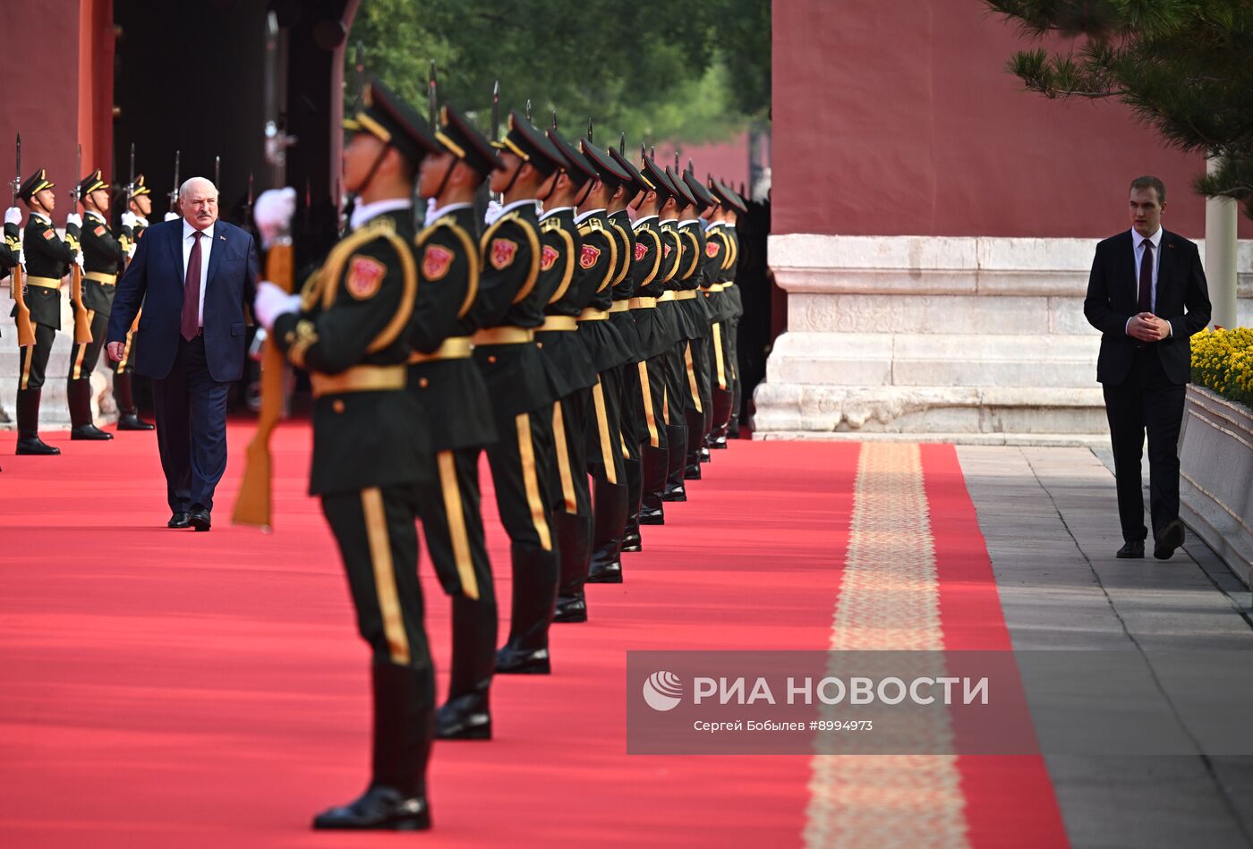 Главы иностранных делегаций перед парадом в Пекине