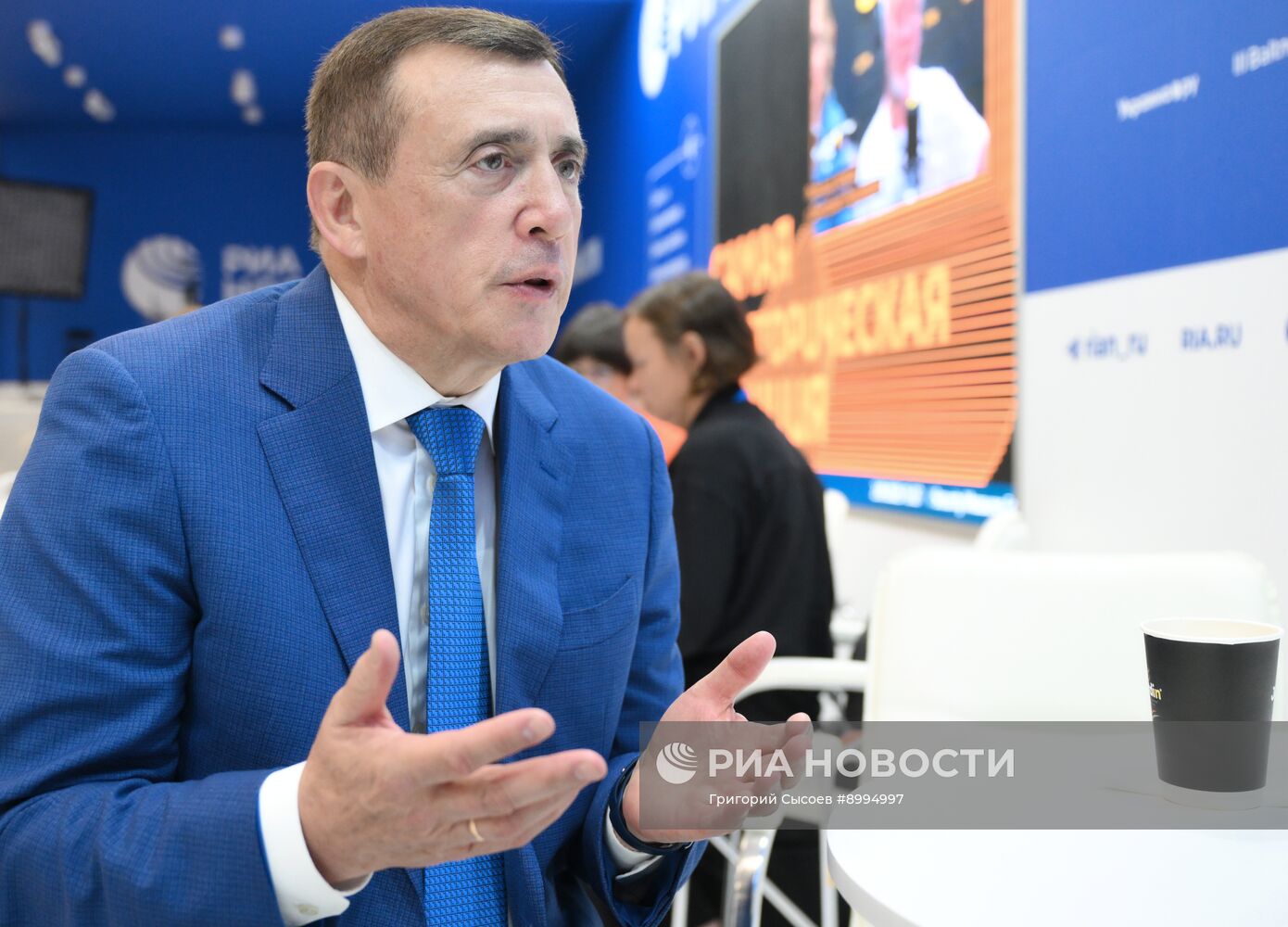 ВЭФ-2025. Стенды РИА Новости и радио Sputnik