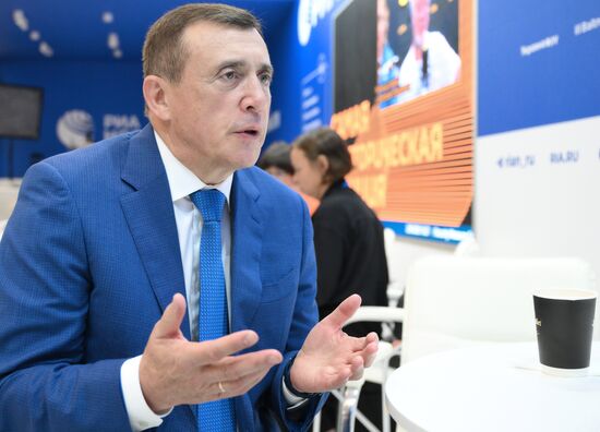 ВЭФ-2025. Стенды РИА Новости и радио Sputnik