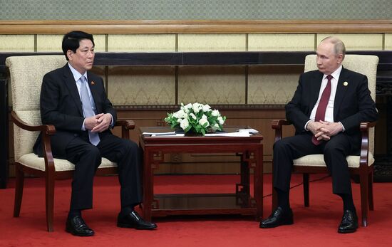 Официальный визит президента Владимира Путина в Китай