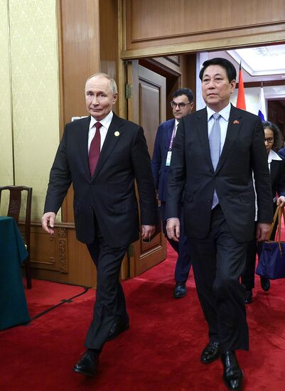 Официальный визит президента Владимира Путина в Китай