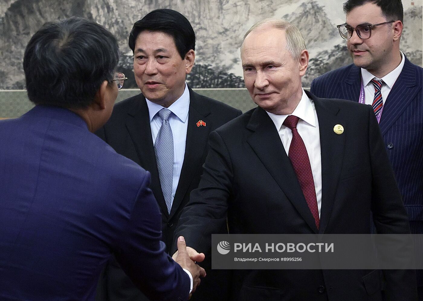 Официальный визит президента Владимира Путина в Китай