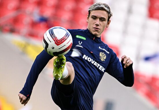 Тренировка национальной сборной России по футболу перед товарищескими матчами