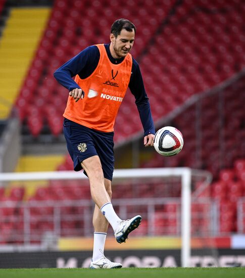 Тренировка национальной сборной России по футболу перед товарищескими матчами