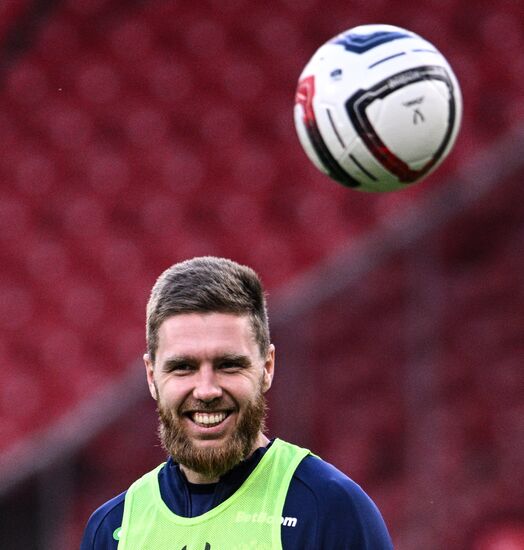 Тренировка национальной сборной России по футболу перед товарищескими матчами