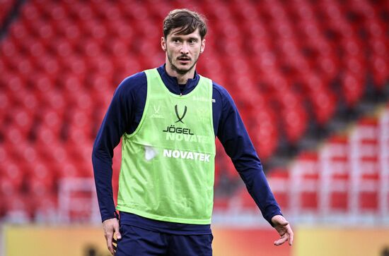 Тренировка национальной сборной России по футболу перед товарищескими матчами