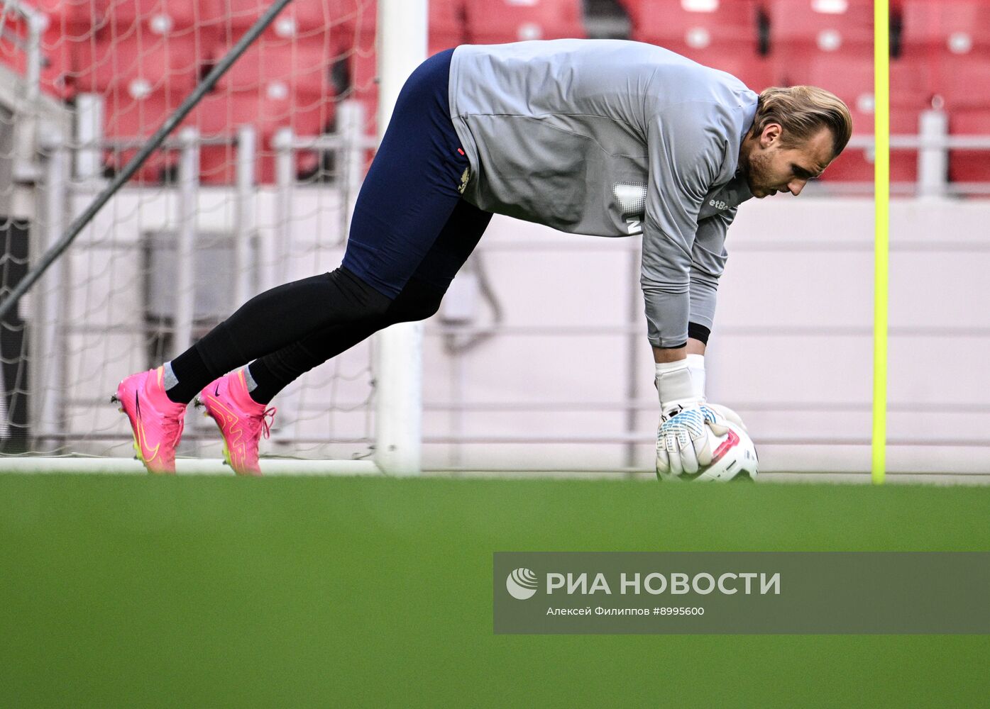 Тренировка национальной сборной России по футболу перед товарищескими матчами