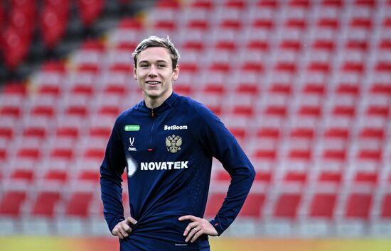 Тренировка национальной сборной России по футболу перед товарищескими матчами