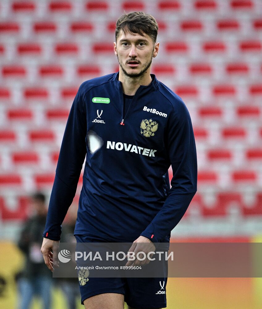 Тренировка национальной сборной России по футболу перед товарищескими матчами