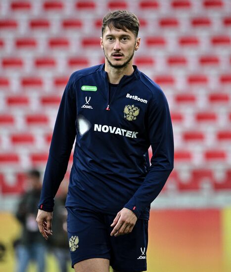 Тренировка национальной сборной России по футболу перед товарищескими матчами