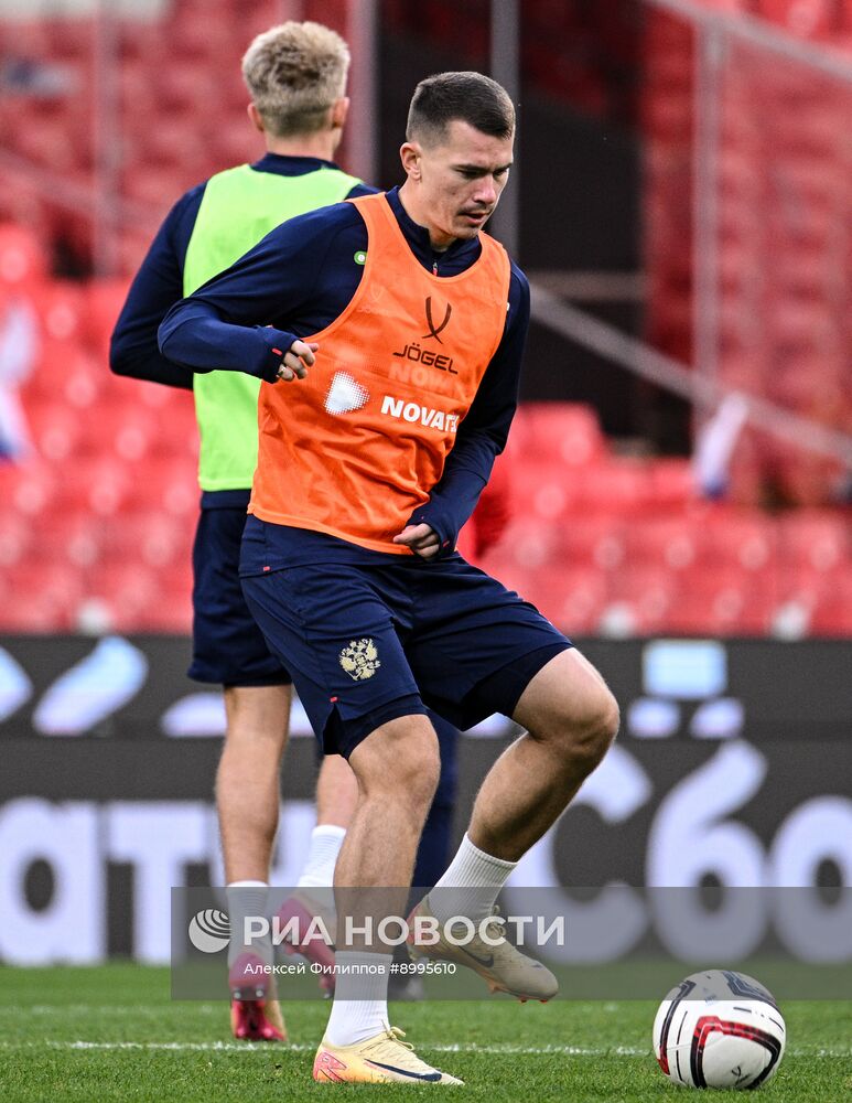 Тренировка национальной сборной России по футболу перед товарищескими матчами