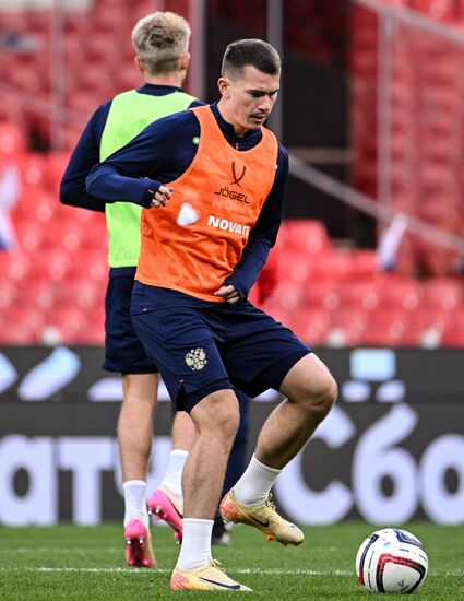 Тренировка национальной сборной России по футболу перед товарищескими матчами