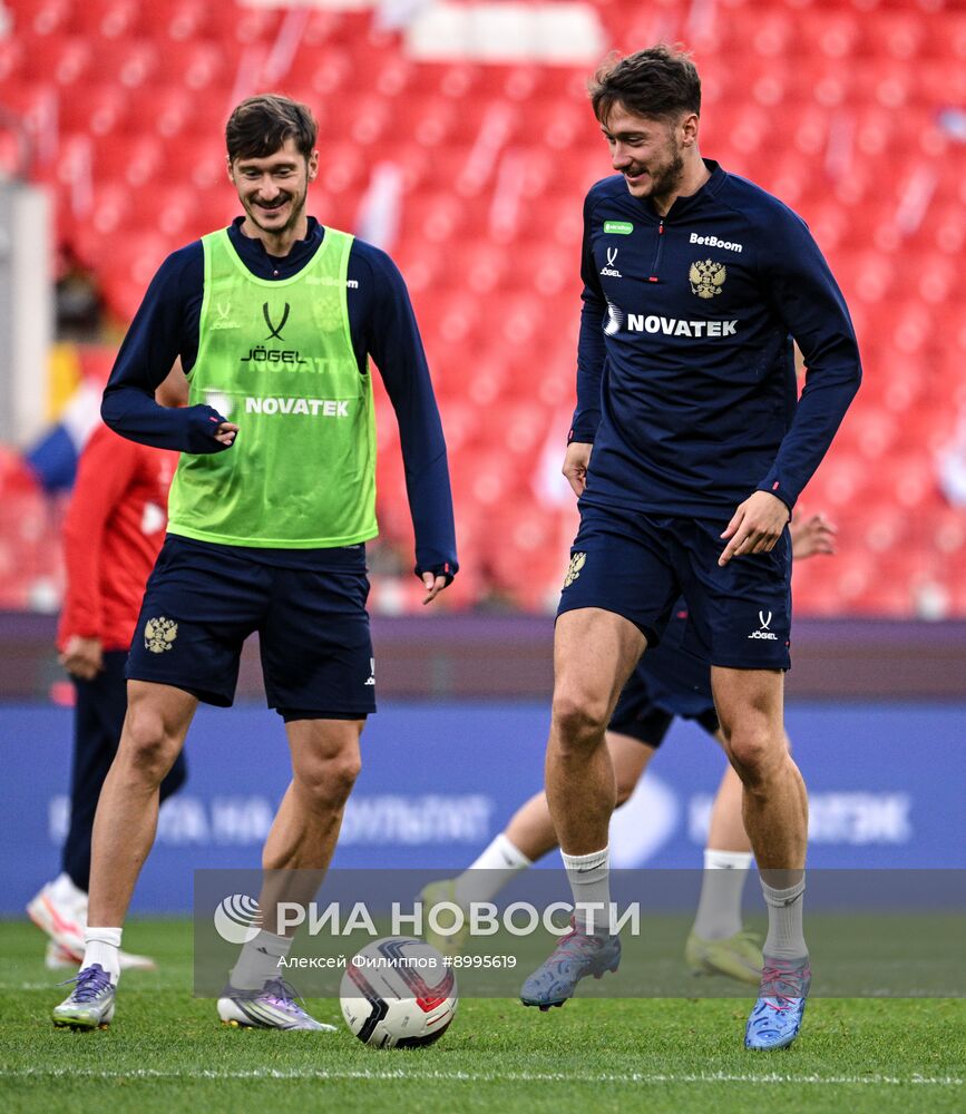 Тренировка национальной сборной России по футболу перед товарищескими матчами