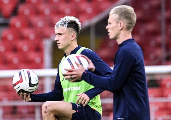 Тренировка национальной сборной России по футболу перед товарищескими матчами