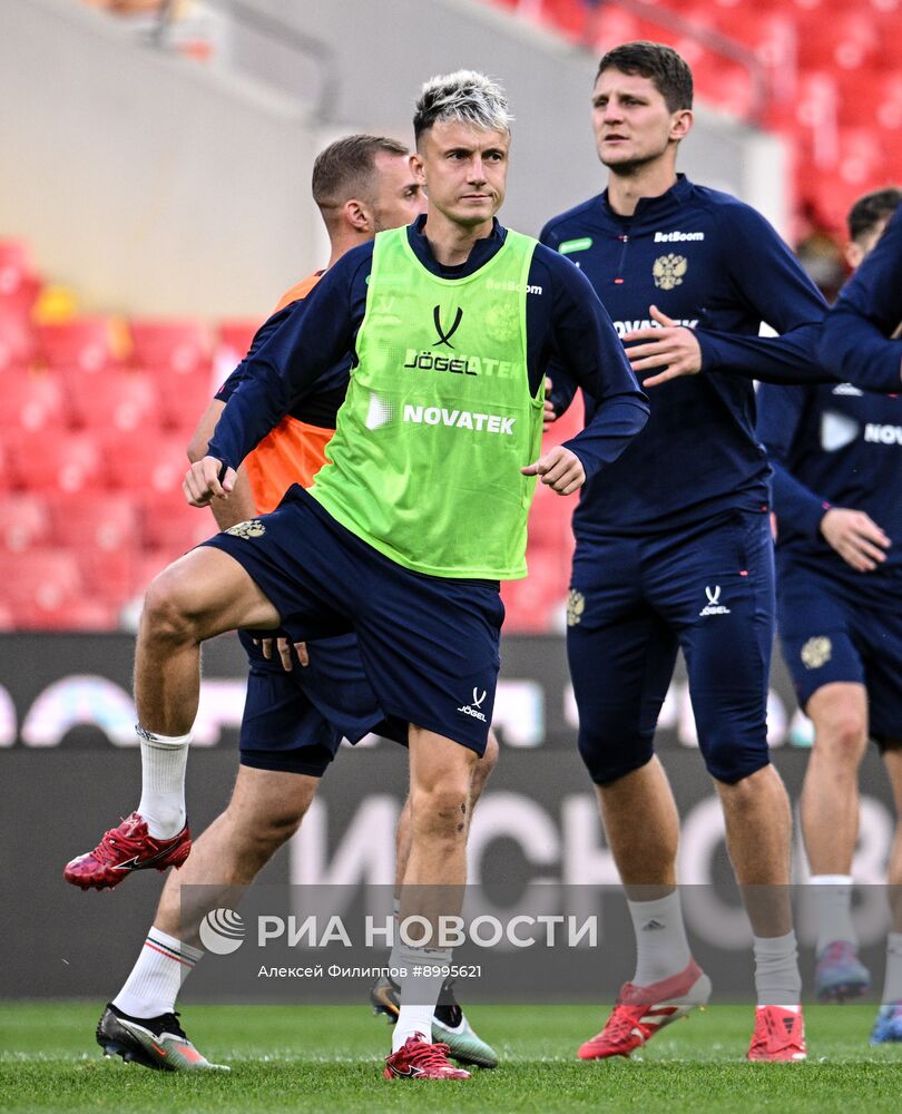 Тренировка национальной сборной России по футболу перед товарищескими матчами