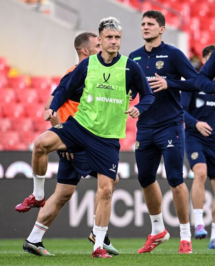 Тренировка национальной сборной России по футболу перед товарищескими матчами