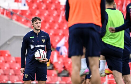 Тренировка национальной сборной России по футболу перед товарищескими матчами