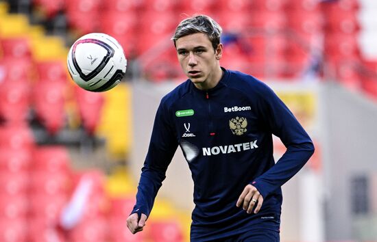 Тренировка национальной сборной России по футболу перед товарищескими матчами