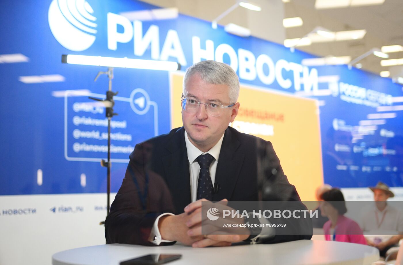 ВЭФ-2025. Стенды РИА Новости и радио Sputnik