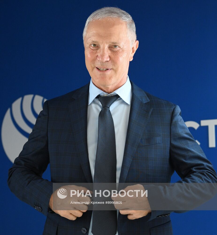 ВЭФ-2025. Стенды РИА Новости и радио Sputnik