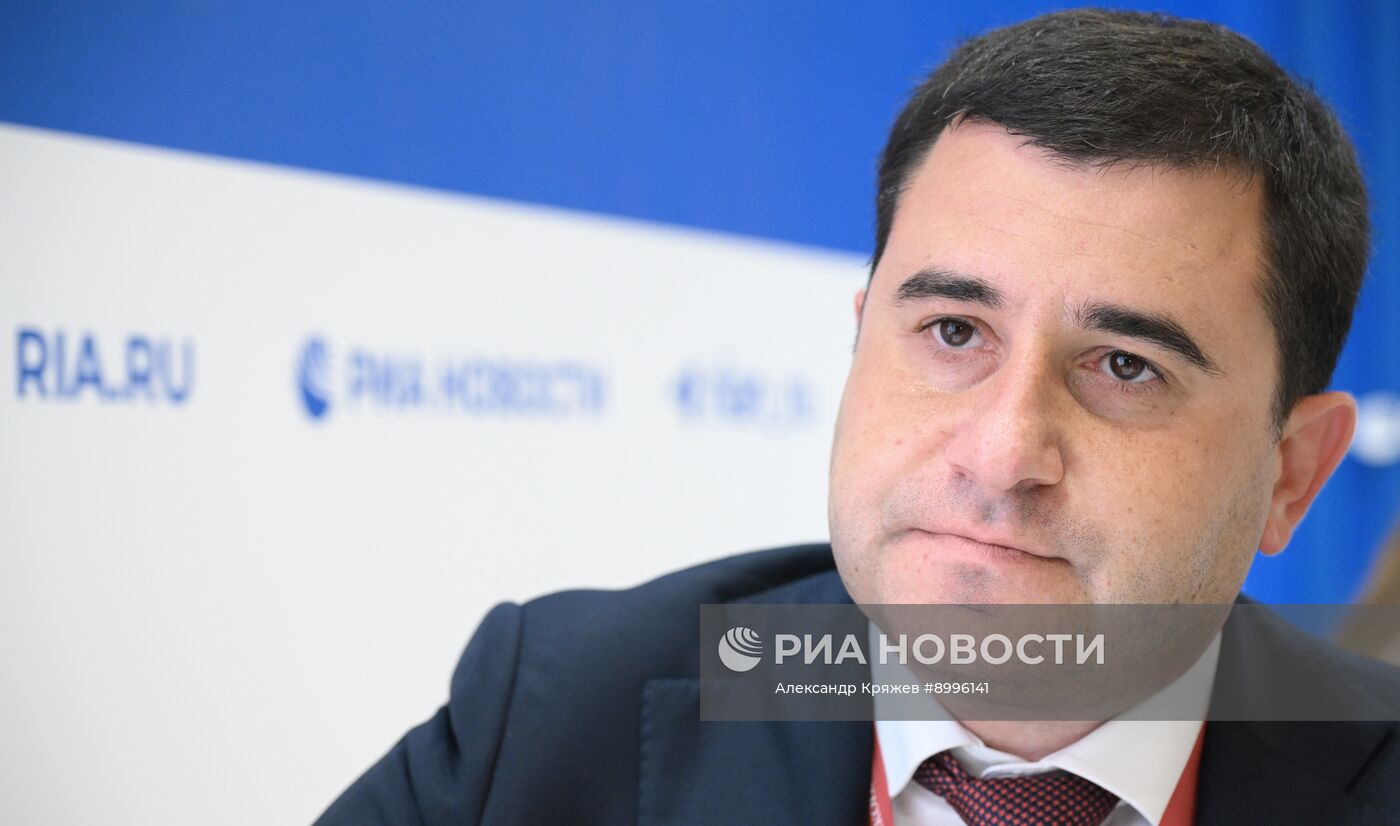 ВЭФ-2025. Стенды РИА Новости и радио Sputnik