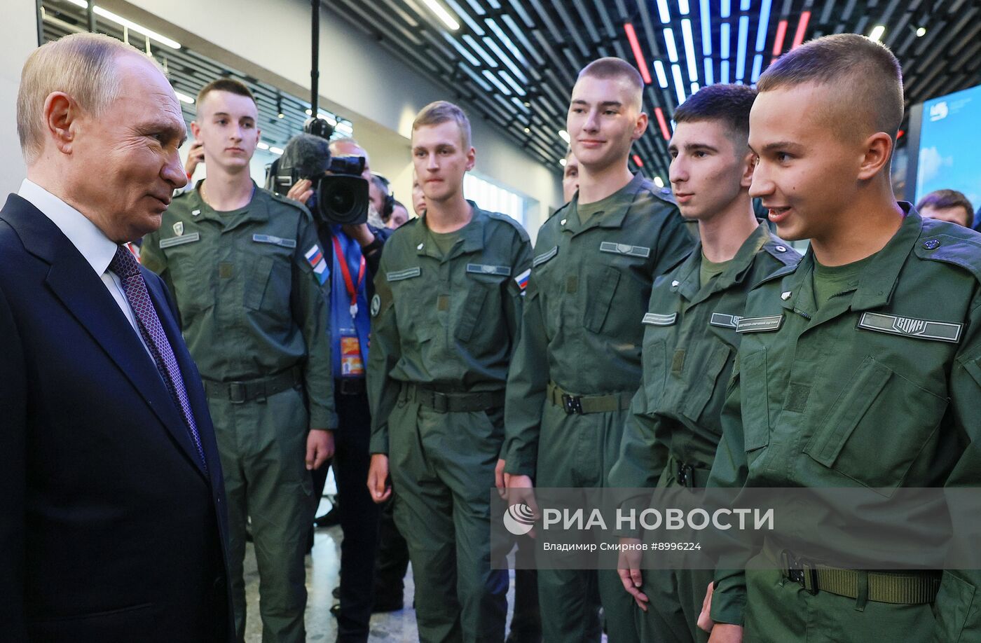 Рабочая поездка президента Владимира Путина во Владивосток