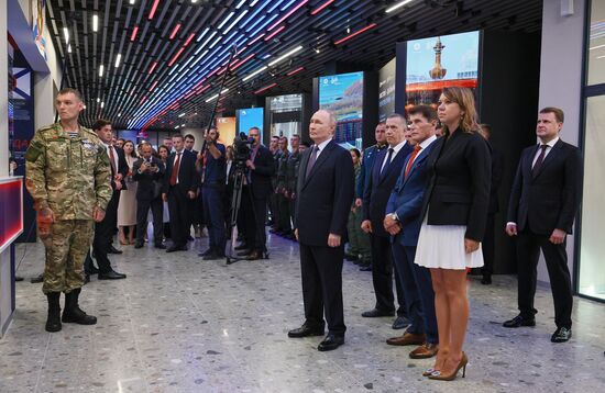 Рабочая поездка президента Владимира Путина во Владивосток