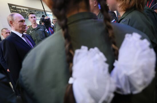 Рабочая поездка президента Владимира Путина во Владивосток