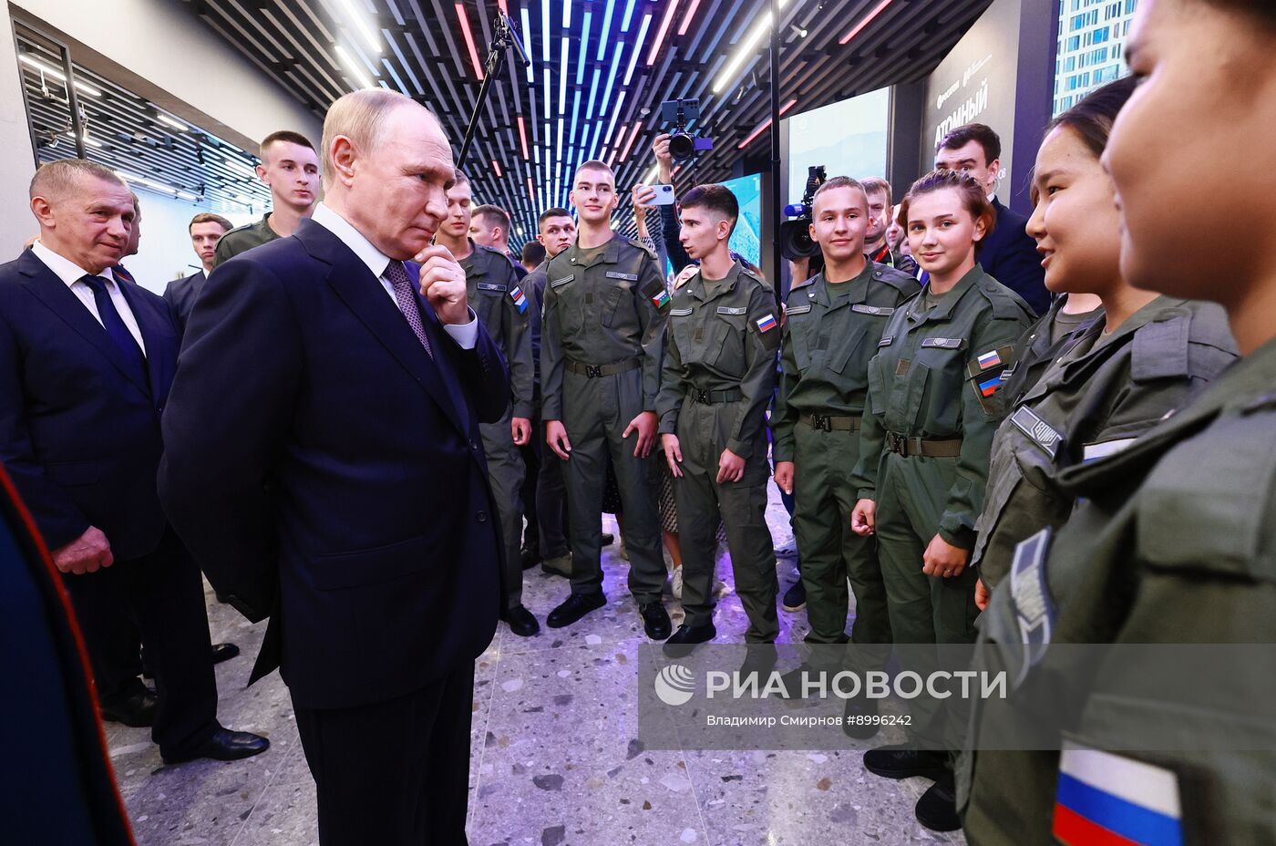 Рабочая поездка президента Владимира Путина во Владивосток