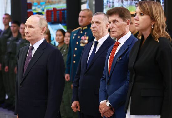 Рабочая поездка президента Владимира Путина во Владивосток