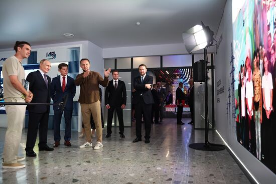 Рабочая поездка президента Владимира Путина во Владивосток