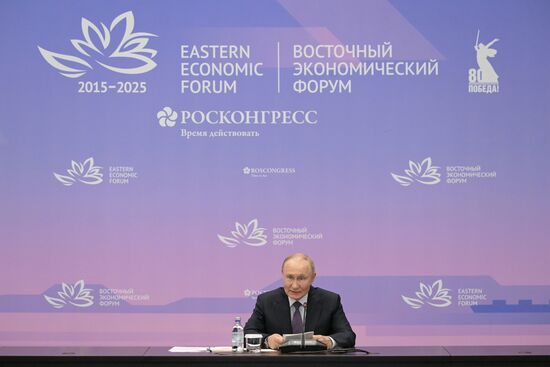 Рабочая поездка президента Владимира Путина во Владивосток