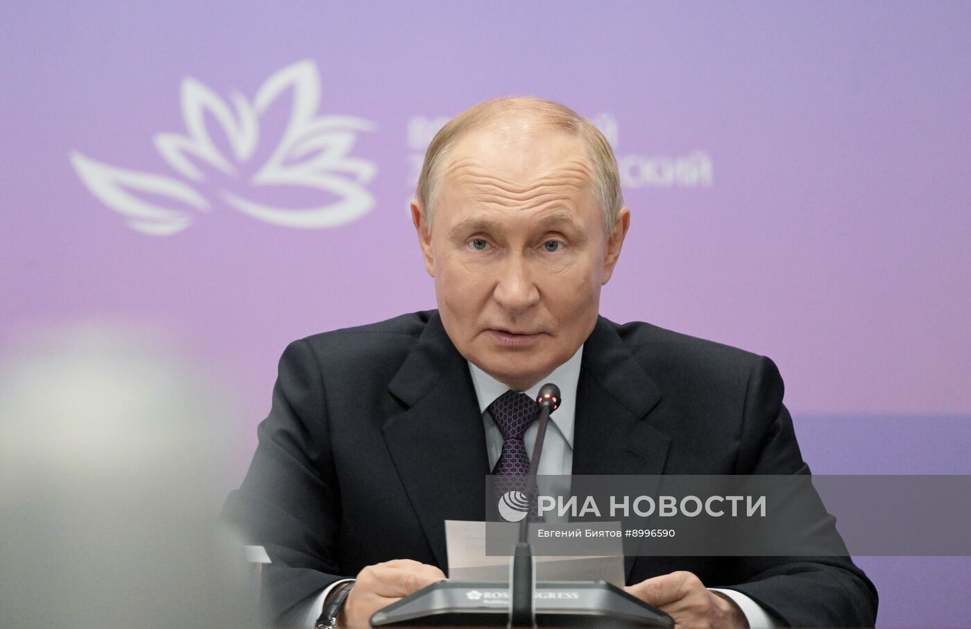 Рабочая поездка президента Владимира Путина во Владивосток