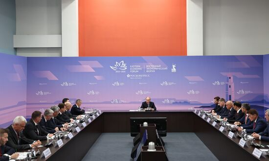 Рабочая поездка президента Владимира Путина во Владивосток