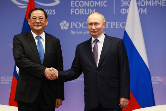 Рабочая поездка президента Владимира Путина во Владивосток