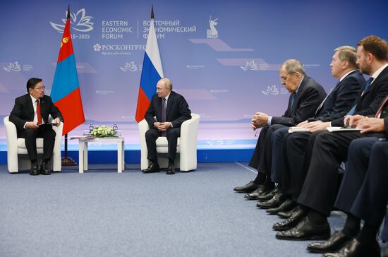 Рабочая поездка президента Владимира Путина во Владивосток