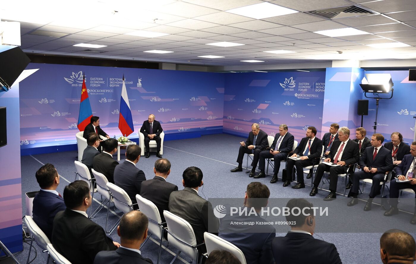 Рабочая поездка президента Владимира Путина во Владивосток