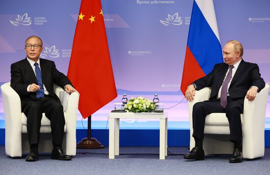 Рабочая поездка президента Владимира Путина во Владивосток