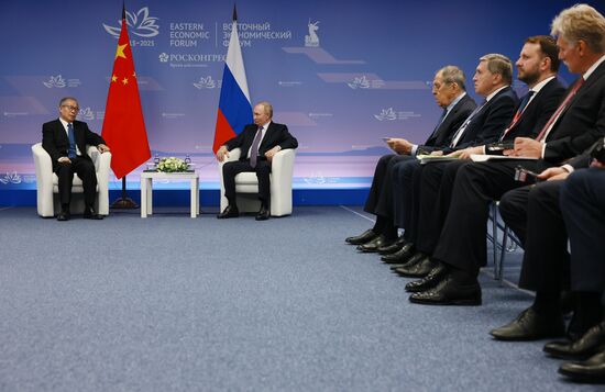 Рабочая поездка президента Владимира Путина во Владивосток