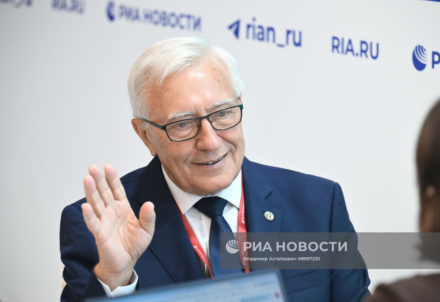 ВЭФ-2025. Стенды РИА Новости и радио Sputnik
