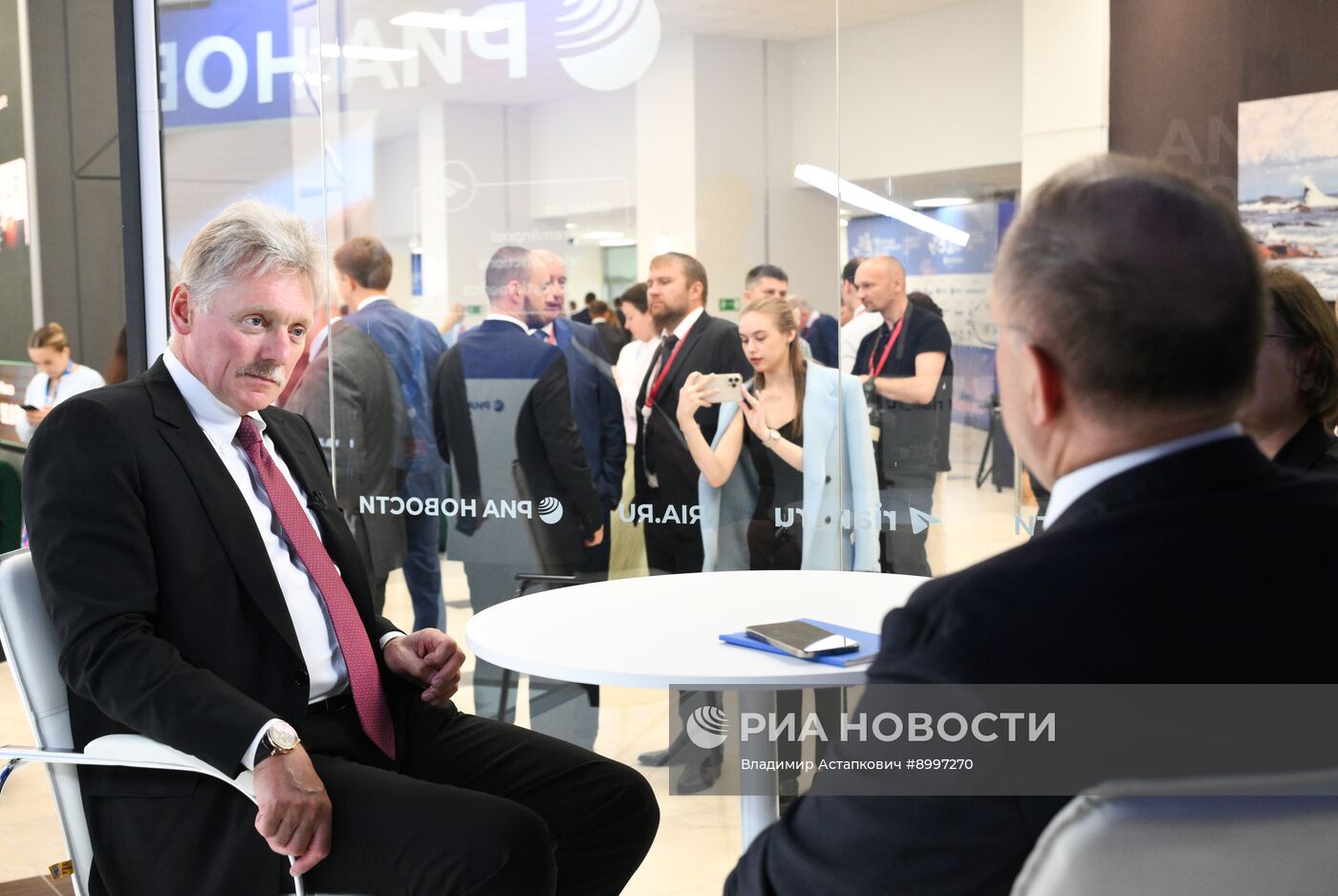 ВЭФ-2025. Стенды РИА Новости и радио Sputnik